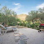 Ana Apartment *