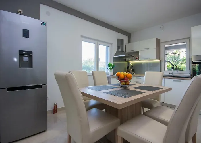 Apartment Ana Primošten