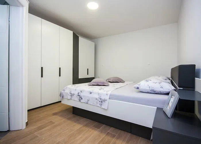 Apartment Ana Primosten